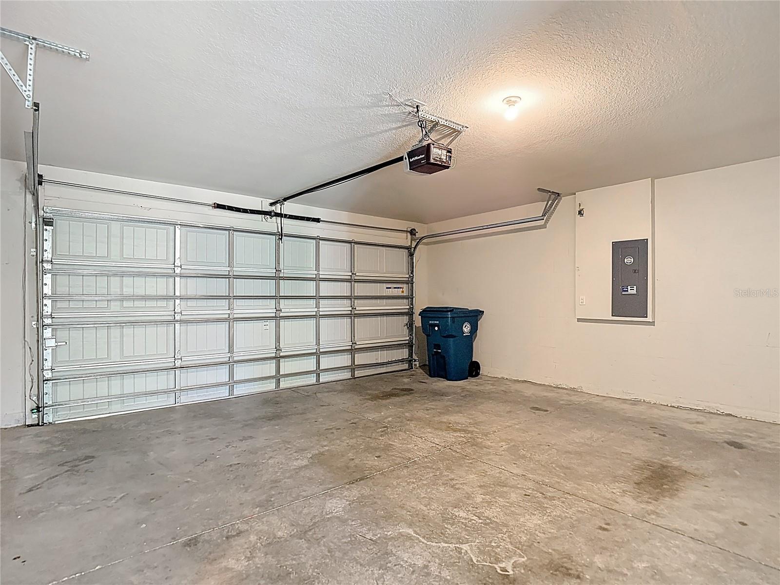 ROYAL HIGHLANDS - Residential