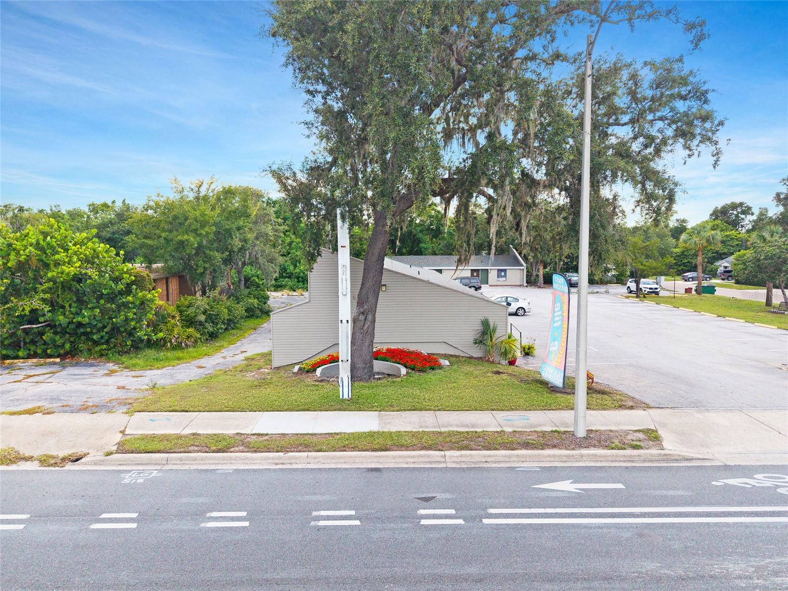 EUSTIS 2200 SOUTHBAY CONDO - Commercial Sale