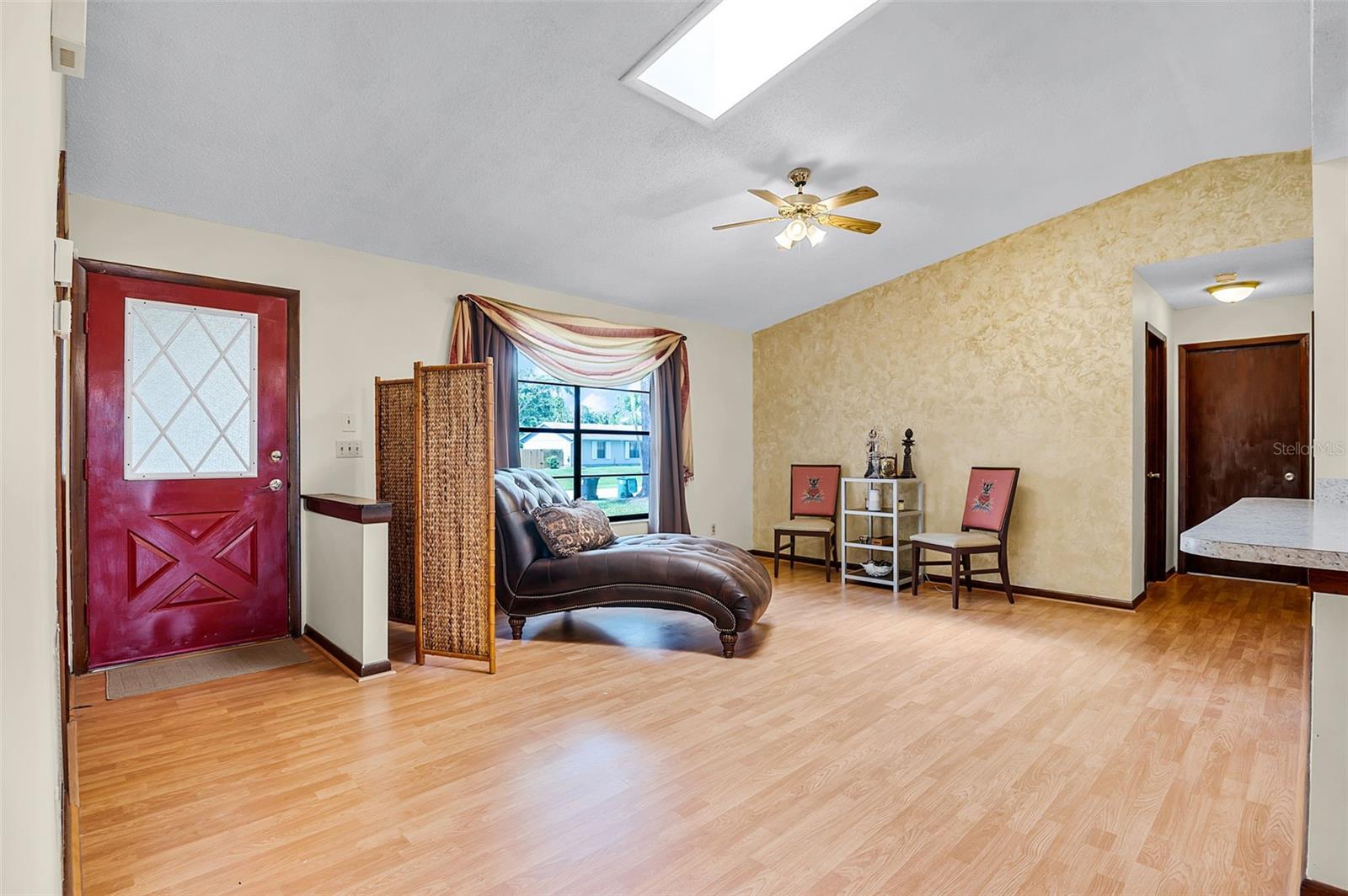 281 NE GREENBRIER AVENUE