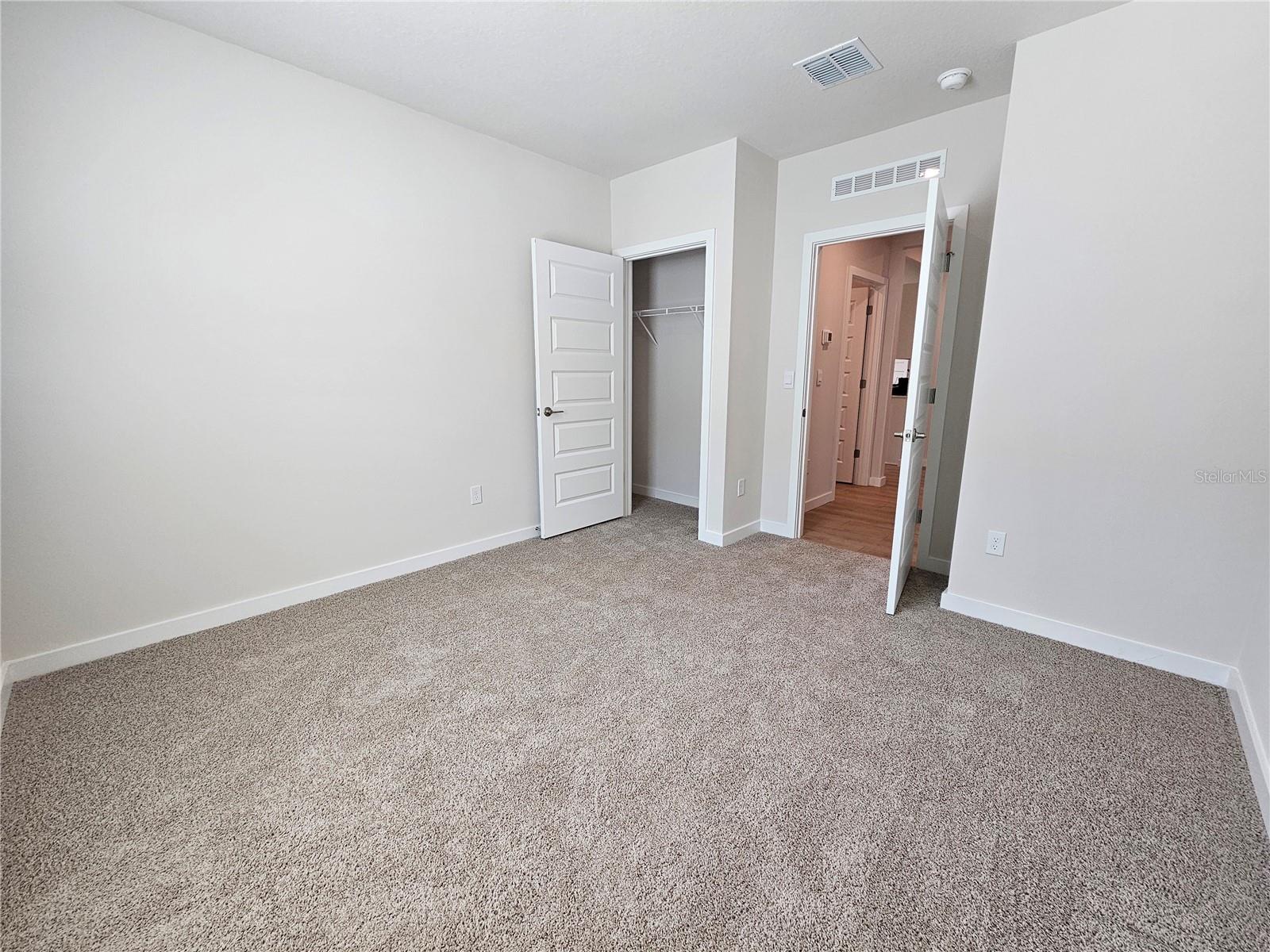 STAR FARMS OF LAKEWOOD RANCH - Residential Lease