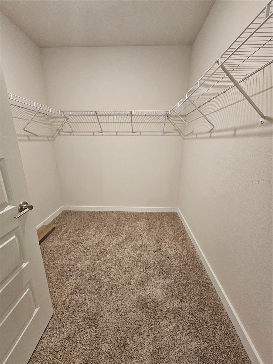 STAR FARMS OF LAKEWOOD RANCH - Residential Lease