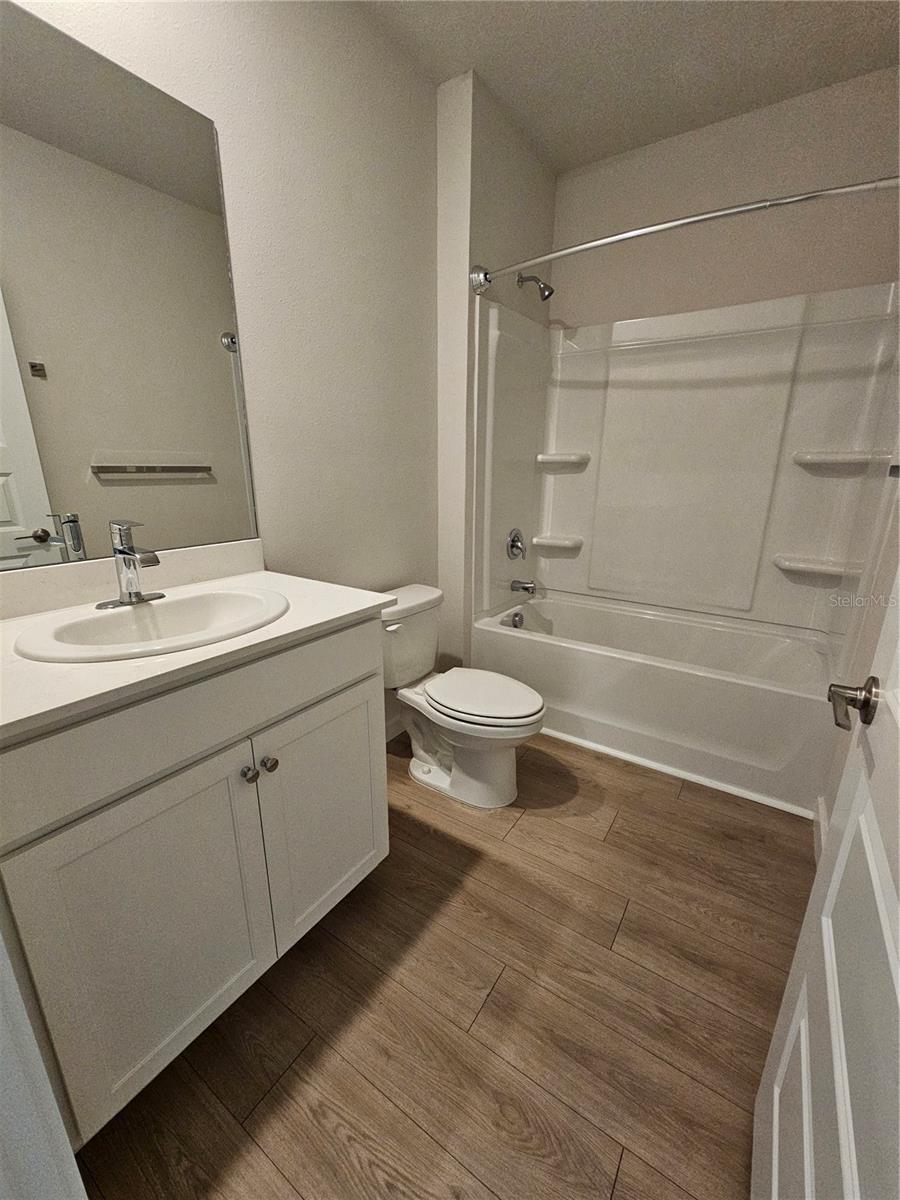 STAR FARMS OF LAKEWOOD RANCH - Residential Lease