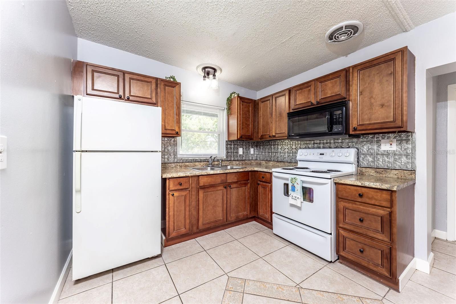 SUNLAND ESTATES - Residential