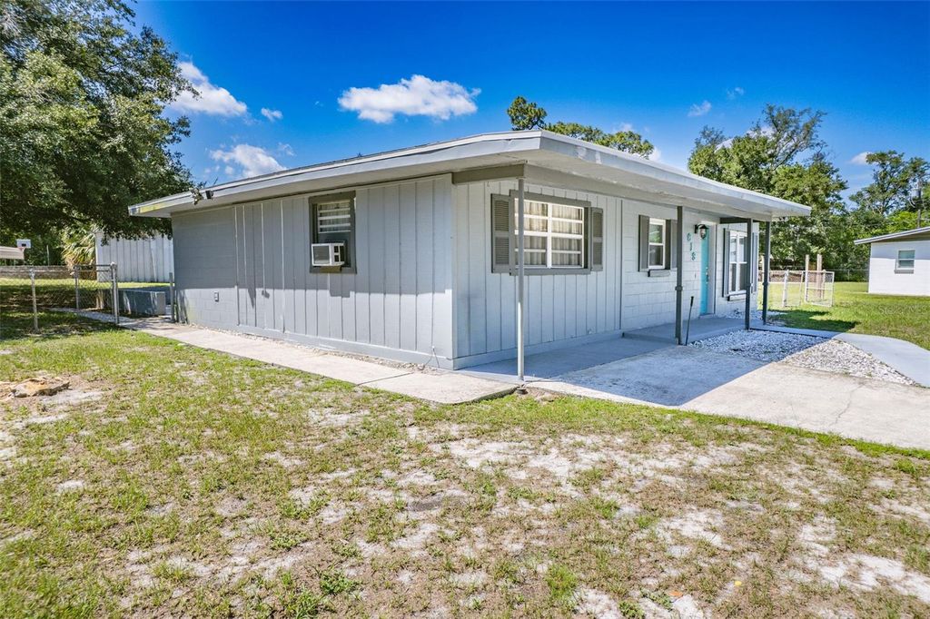 Photo of 619 Camellia Court, Sanford, FL 32773 (MLS # O6400780)
