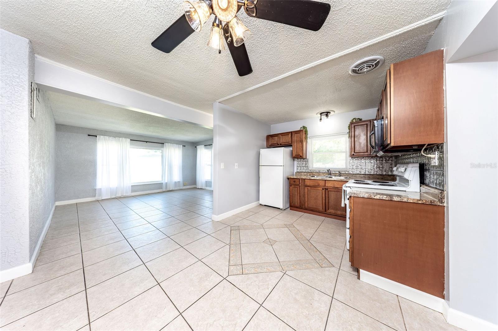 SUNLAND ESTATES - Residential