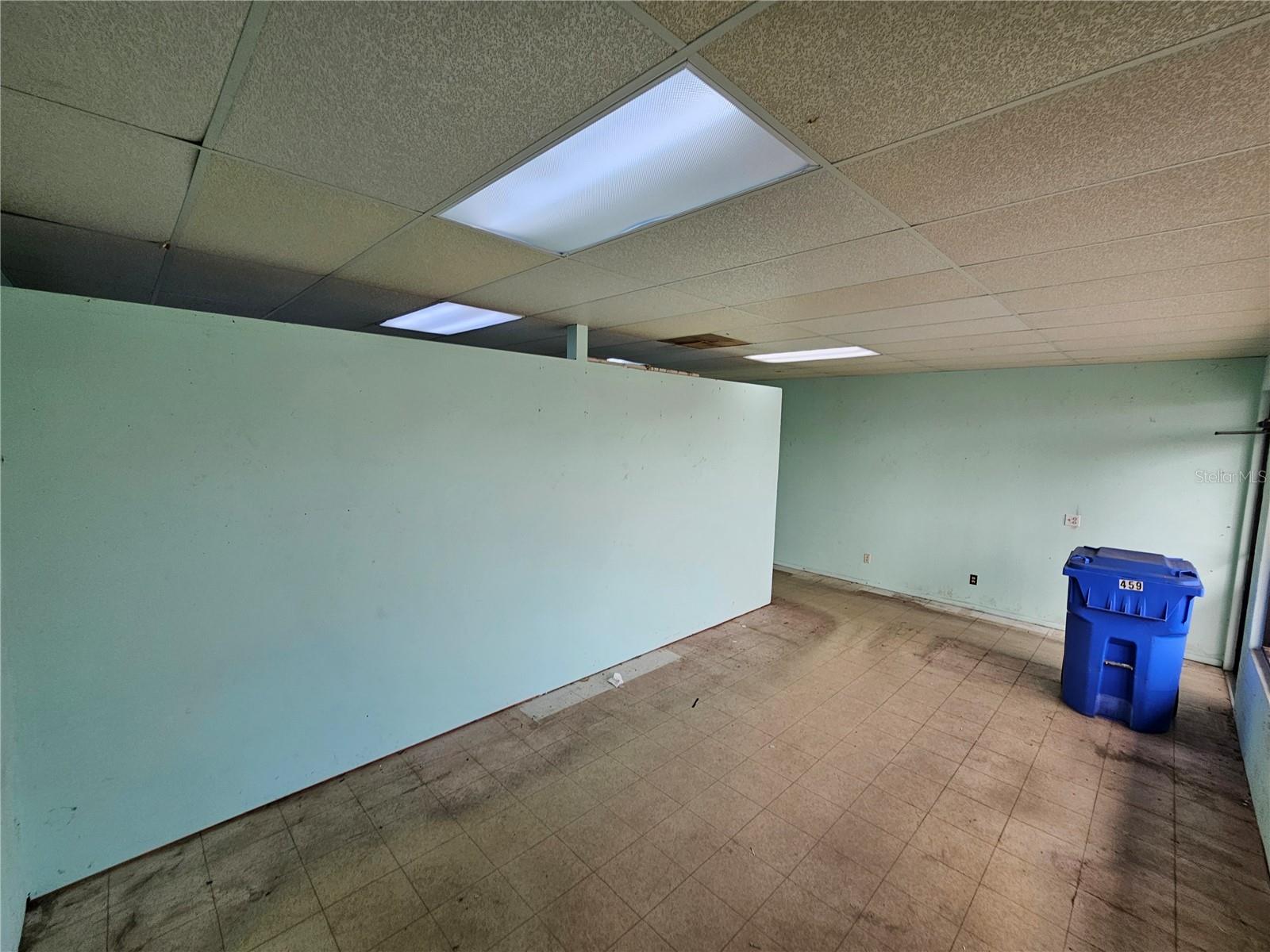 VENICE EDGEWOOD SEC OF REP - Commercial Lease