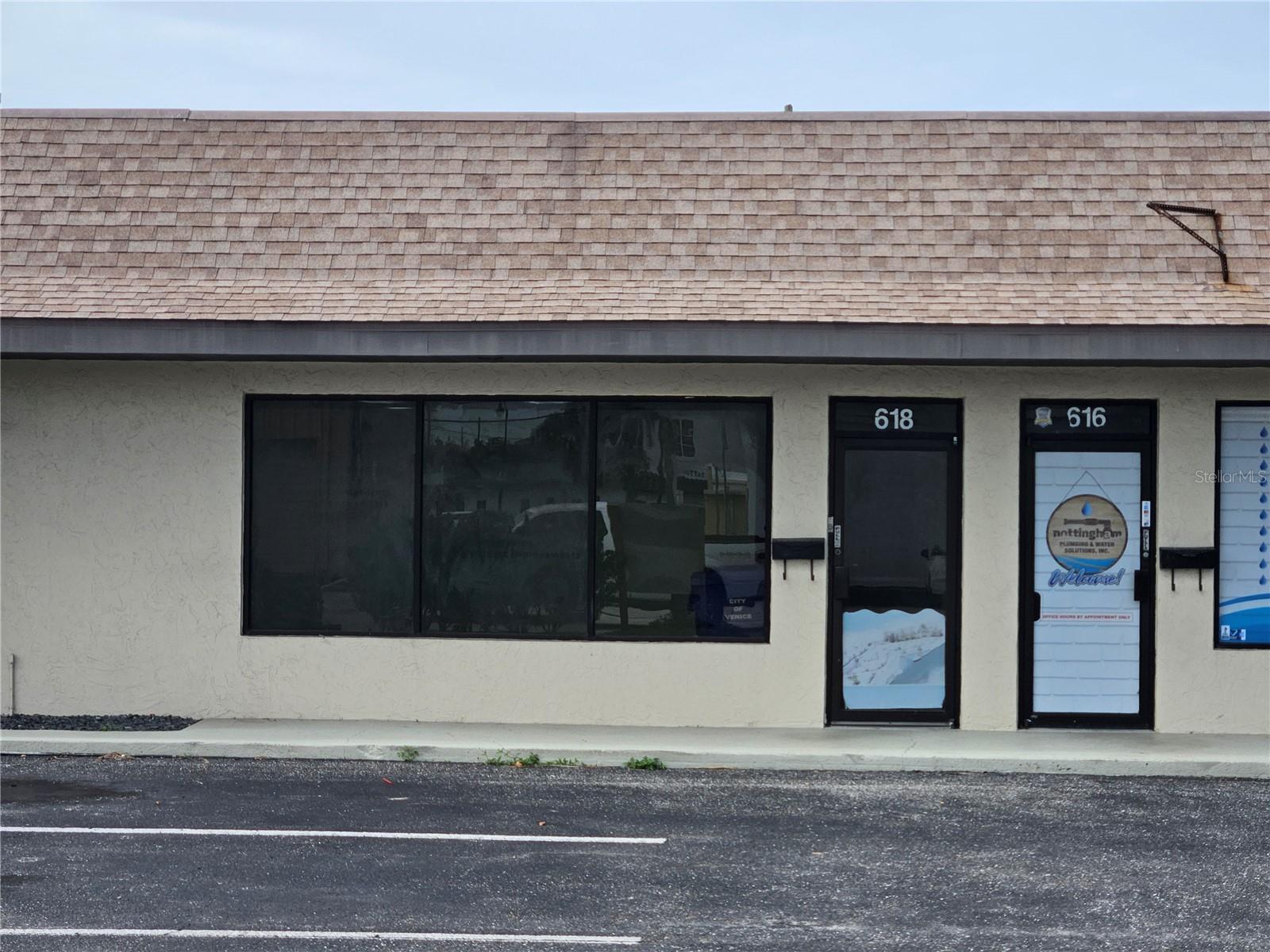 Nice sized flex unit close to the Island of Venice. Unit is fully climate controlled and has a small roll door in the back. Space is largely open inside and could be configured a number of ways. Nice frontage on the street and presents well. Clean and well maintained parking lot.