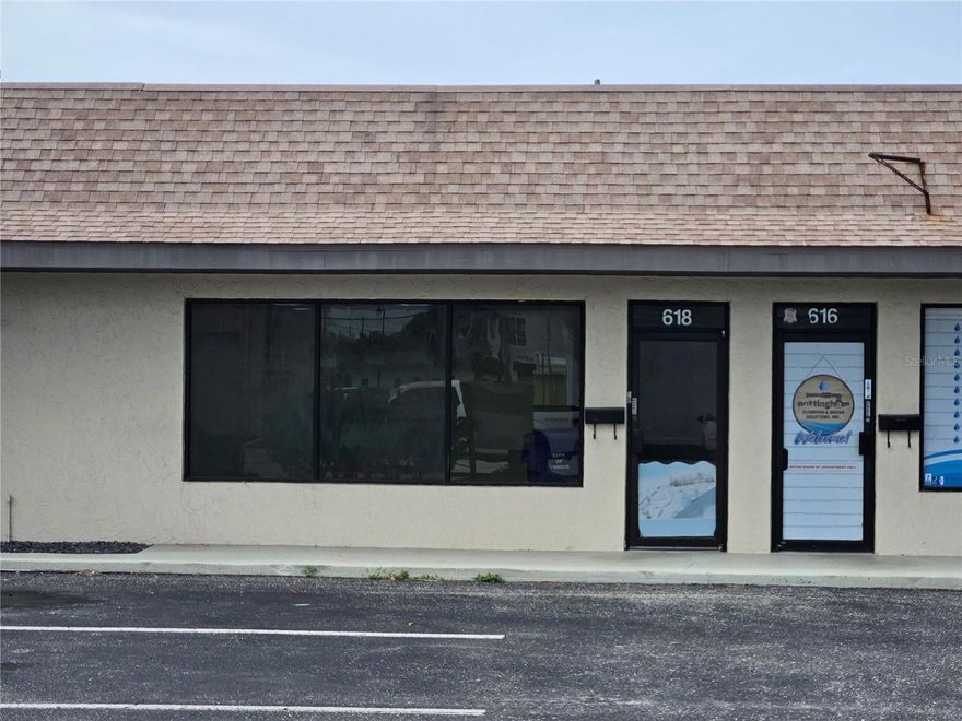 Nice sized flex unit close to the Island of Venice. Unit is fully climate controlled and has a small roll door in the back. Space is largely open inside and could be configured a number of ways. Nice frontage on the street and presents well. Clean and well maintained parking lot.