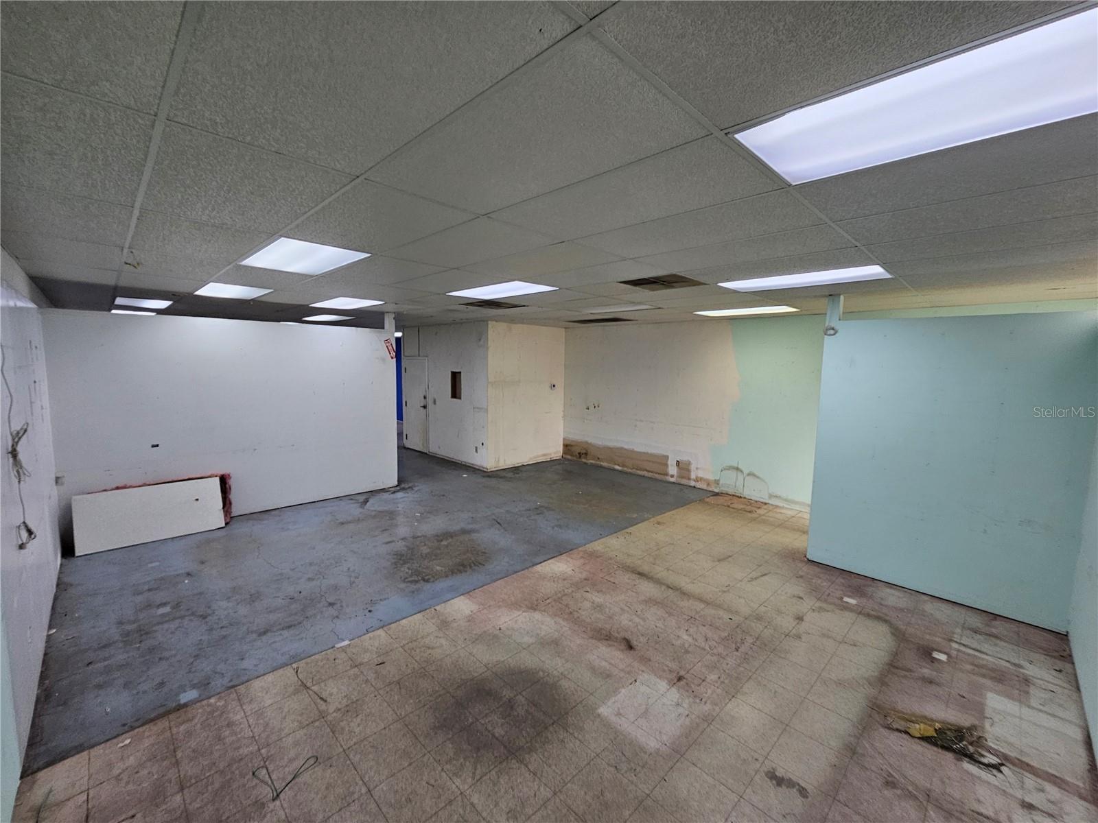 VENICE EDGEWOOD SEC OF REP - Commercial Lease