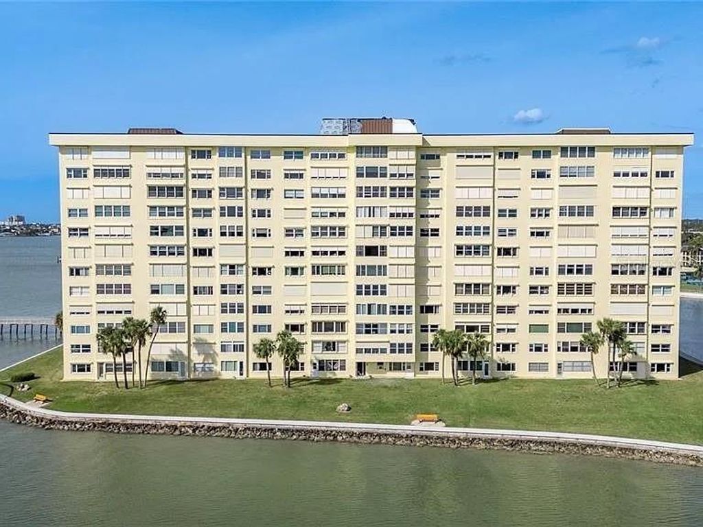 Photo of 4775 Cove Circle #1002, St Petersburg, FL 33708 (MLS # TB8469667)