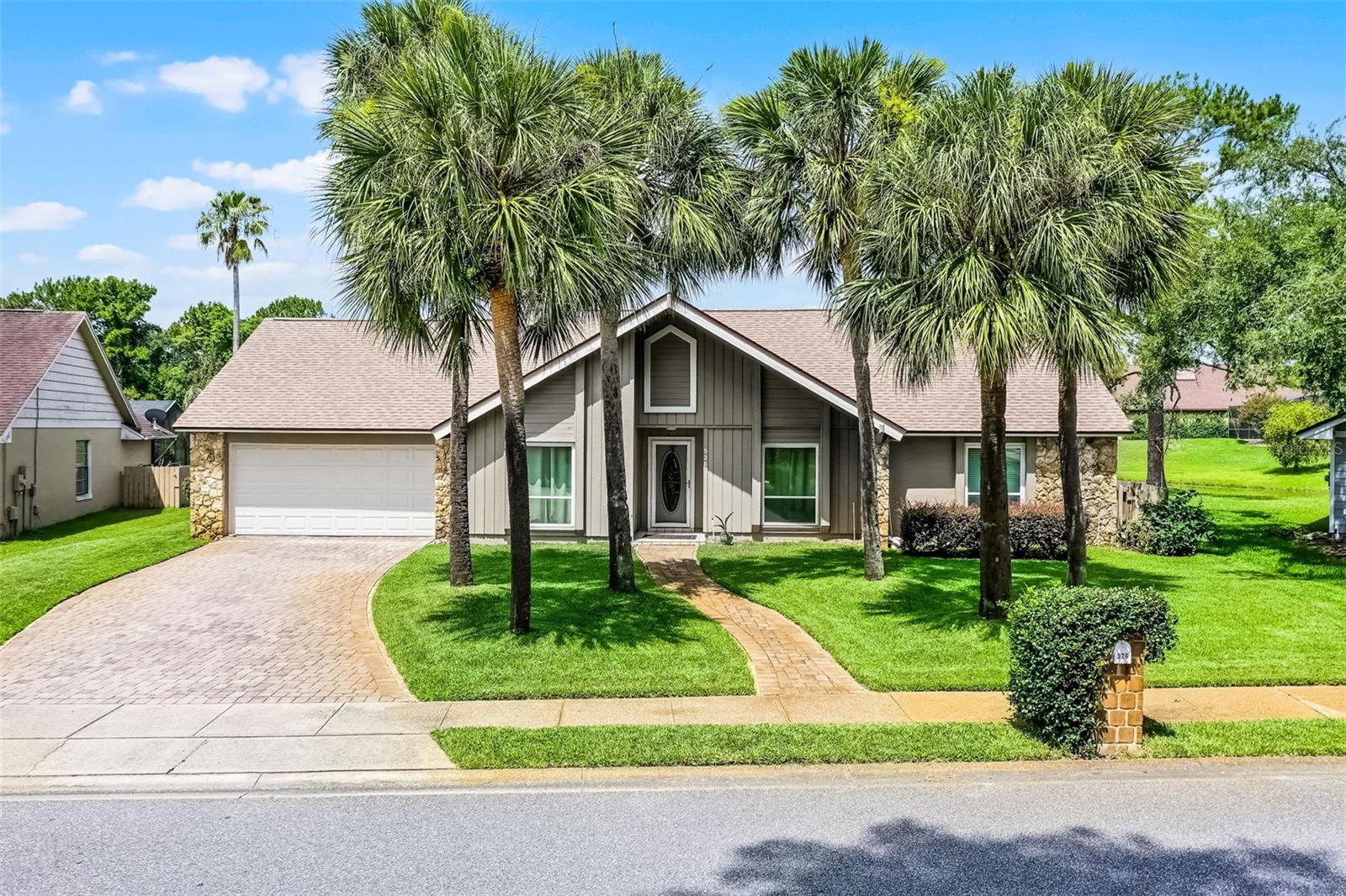 526 SABAL TRAIL CIRCLE