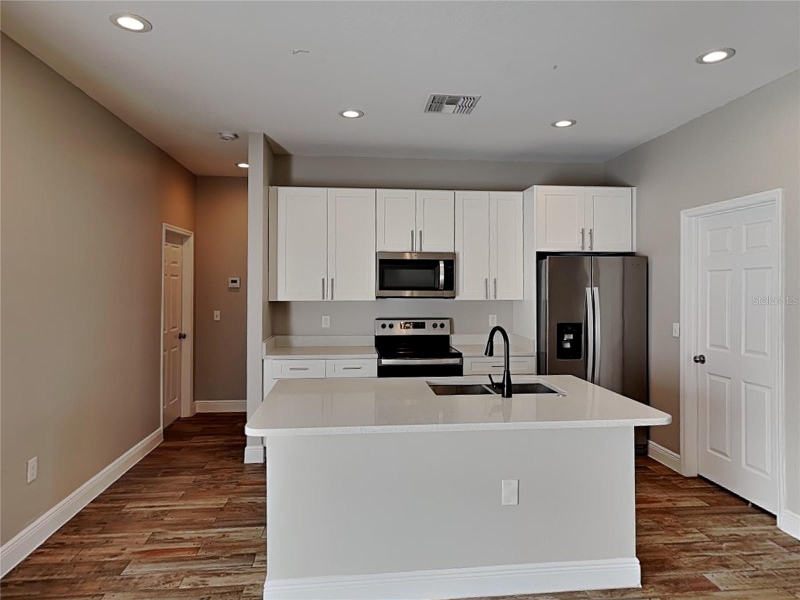 DELTONA LAKES UNIT 35 - Residential Lease