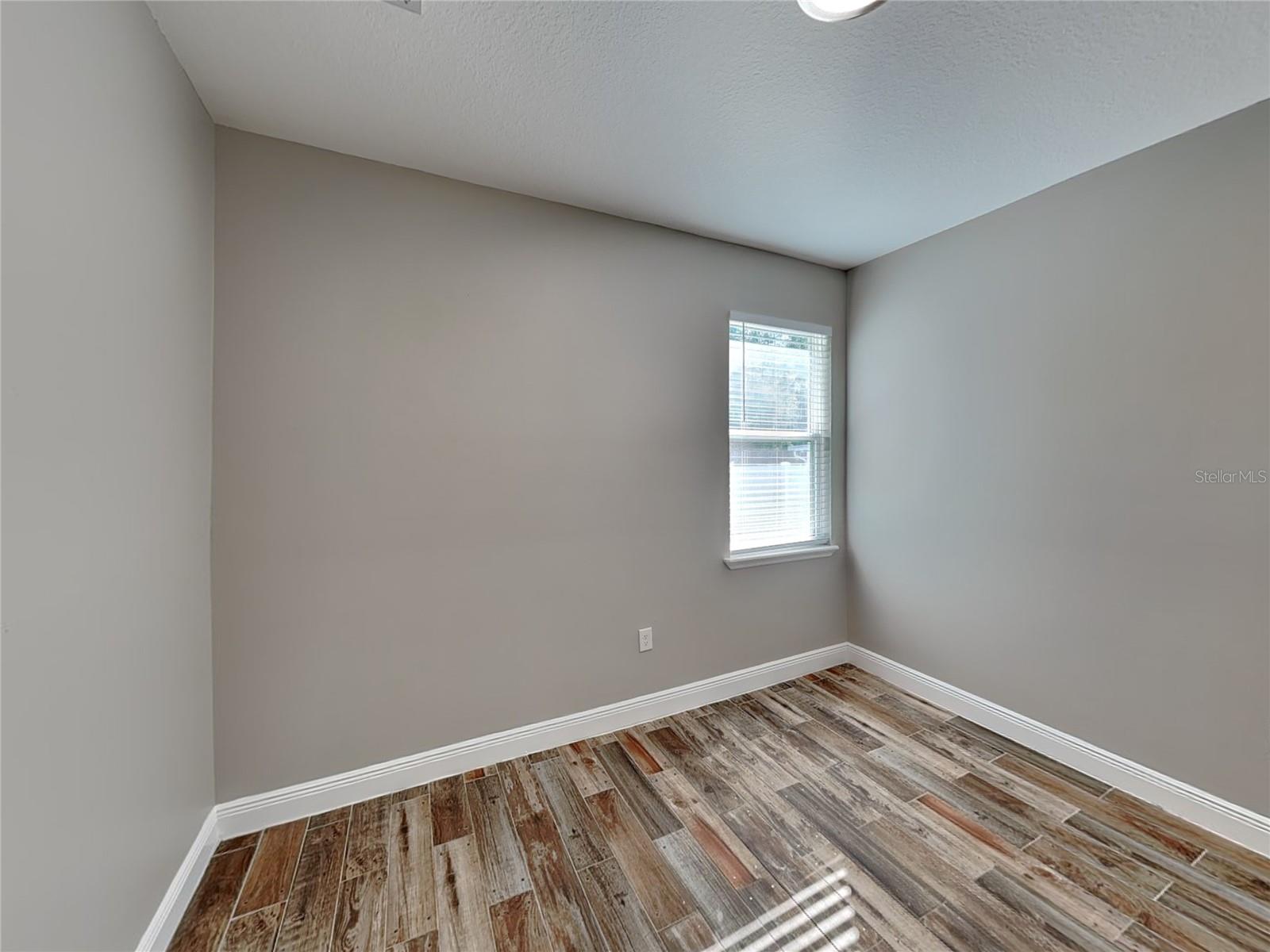 DELTONA LAKES UNIT 35 - Residential Lease