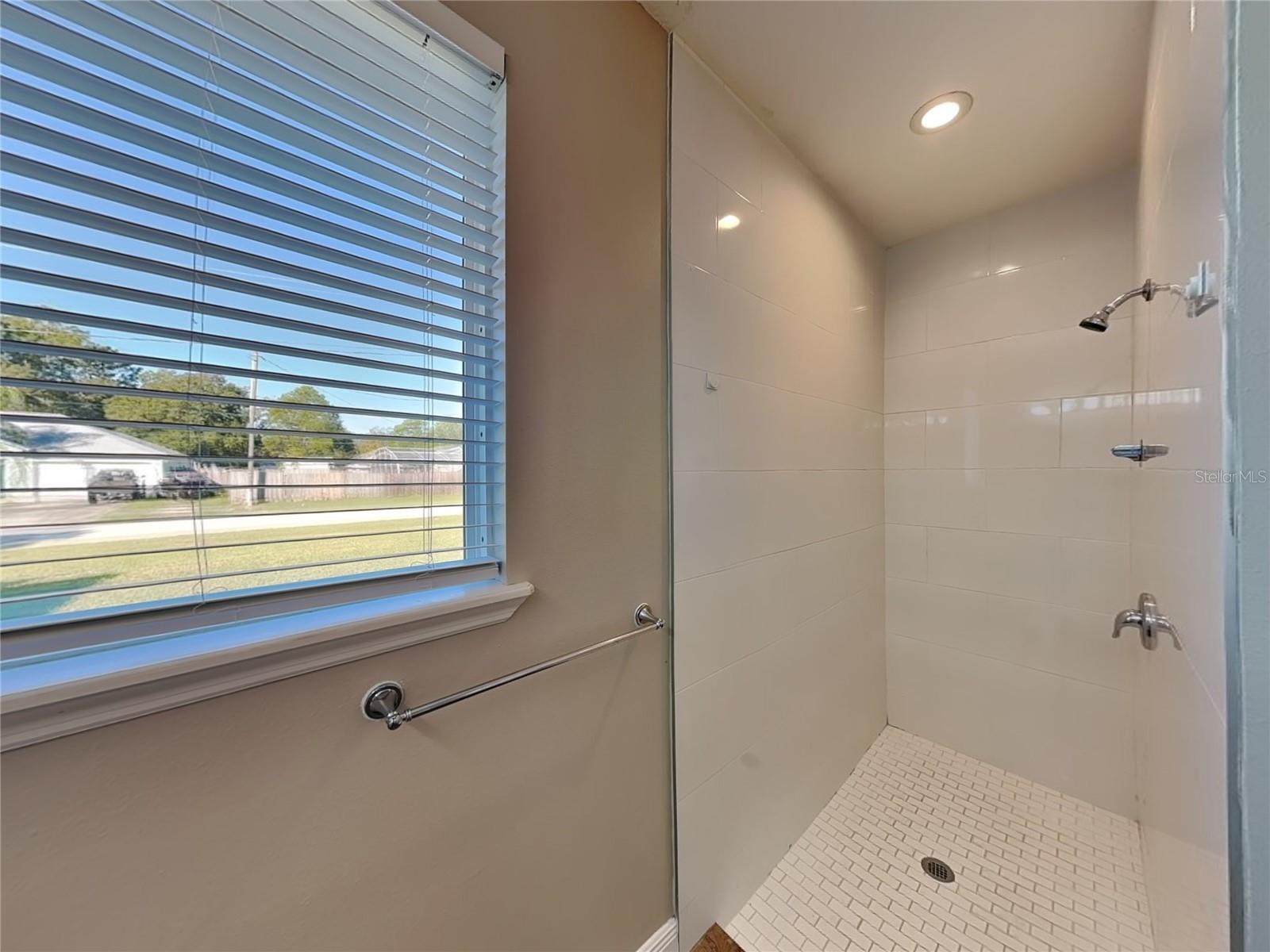 DELTONA LAKES UNIT 35 - Residential Lease