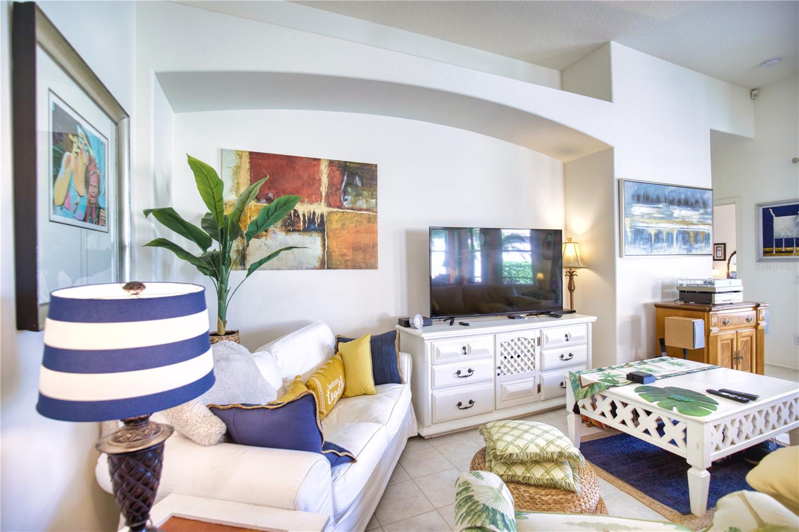 PELICAN POINTE GOLF & COUNTRY CLUB - Residential Lease