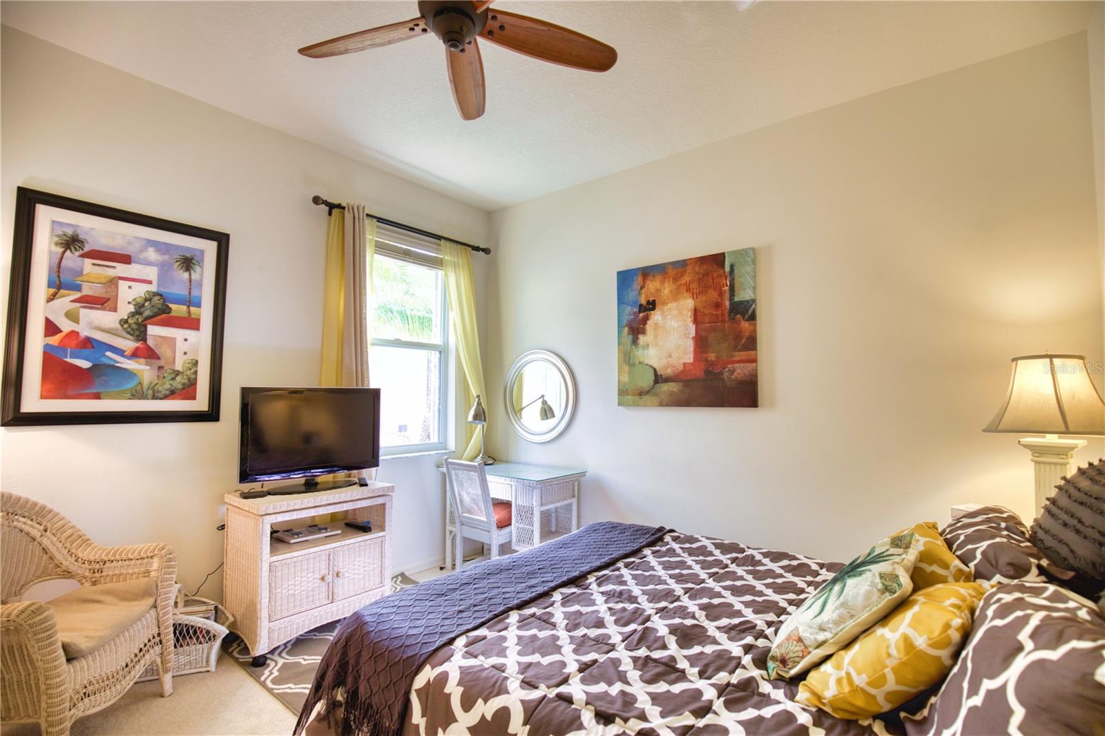 PELICAN POINTE GOLF & COUNTRY CLUB - Residential Lease