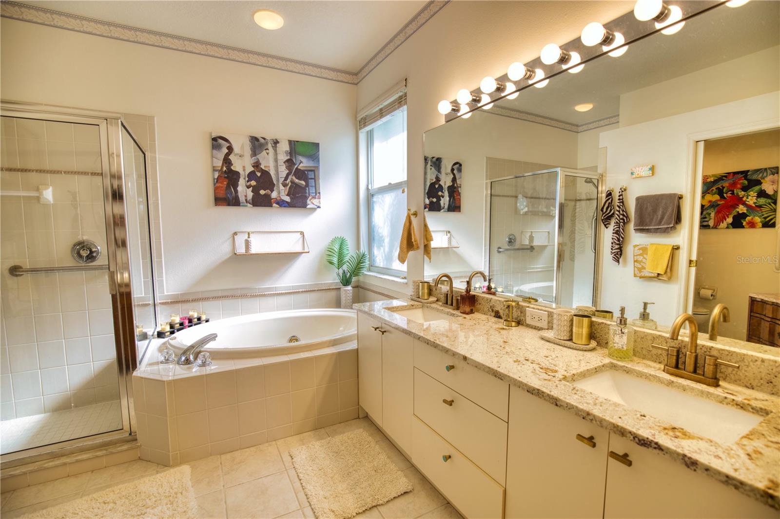 PELICAN POINTE GOLF & COUNTRY CLUB - Residential Lease