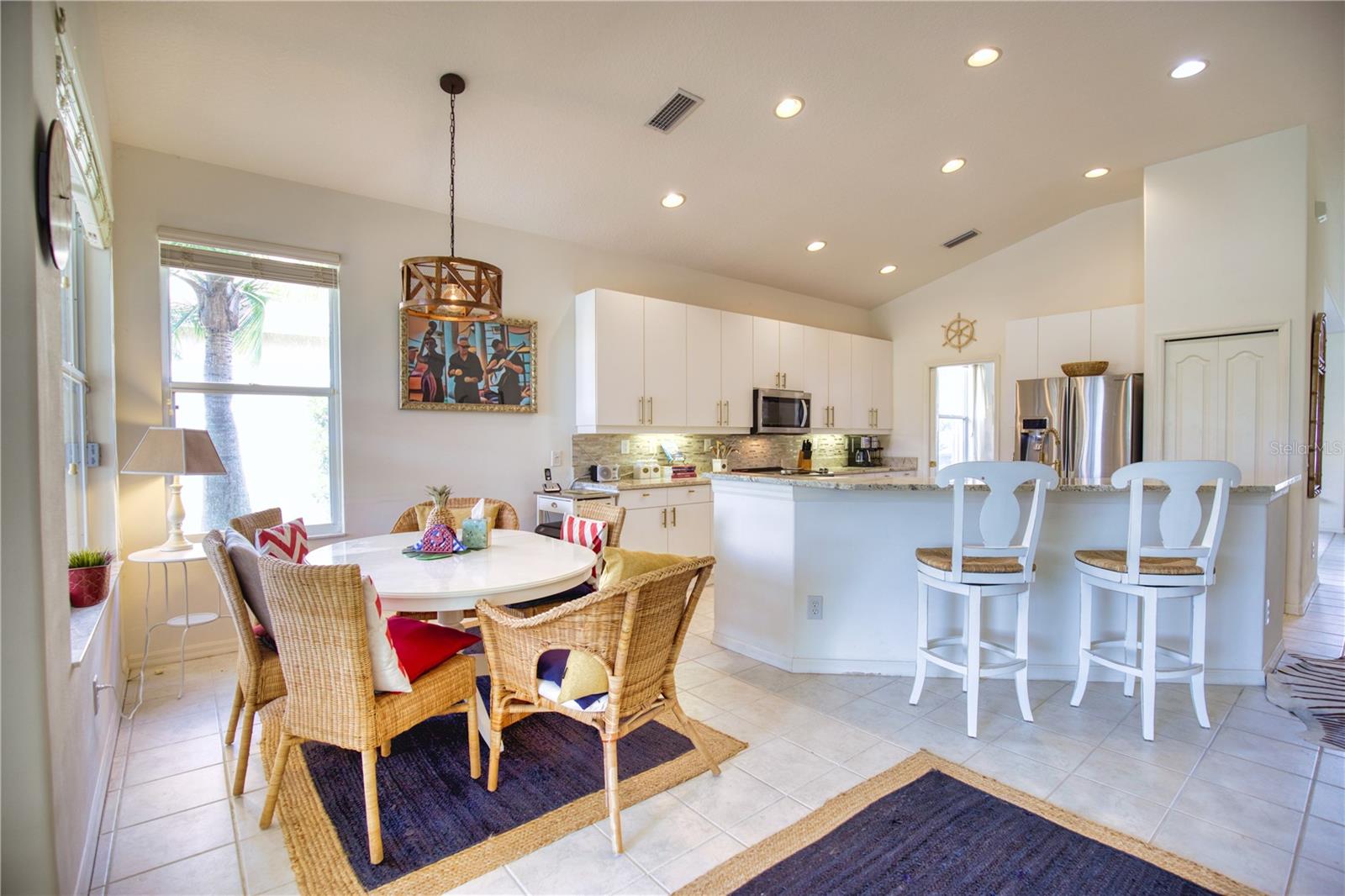 PELICAN POINTE GOLF & COUNTRY CLUB - Residential Lease