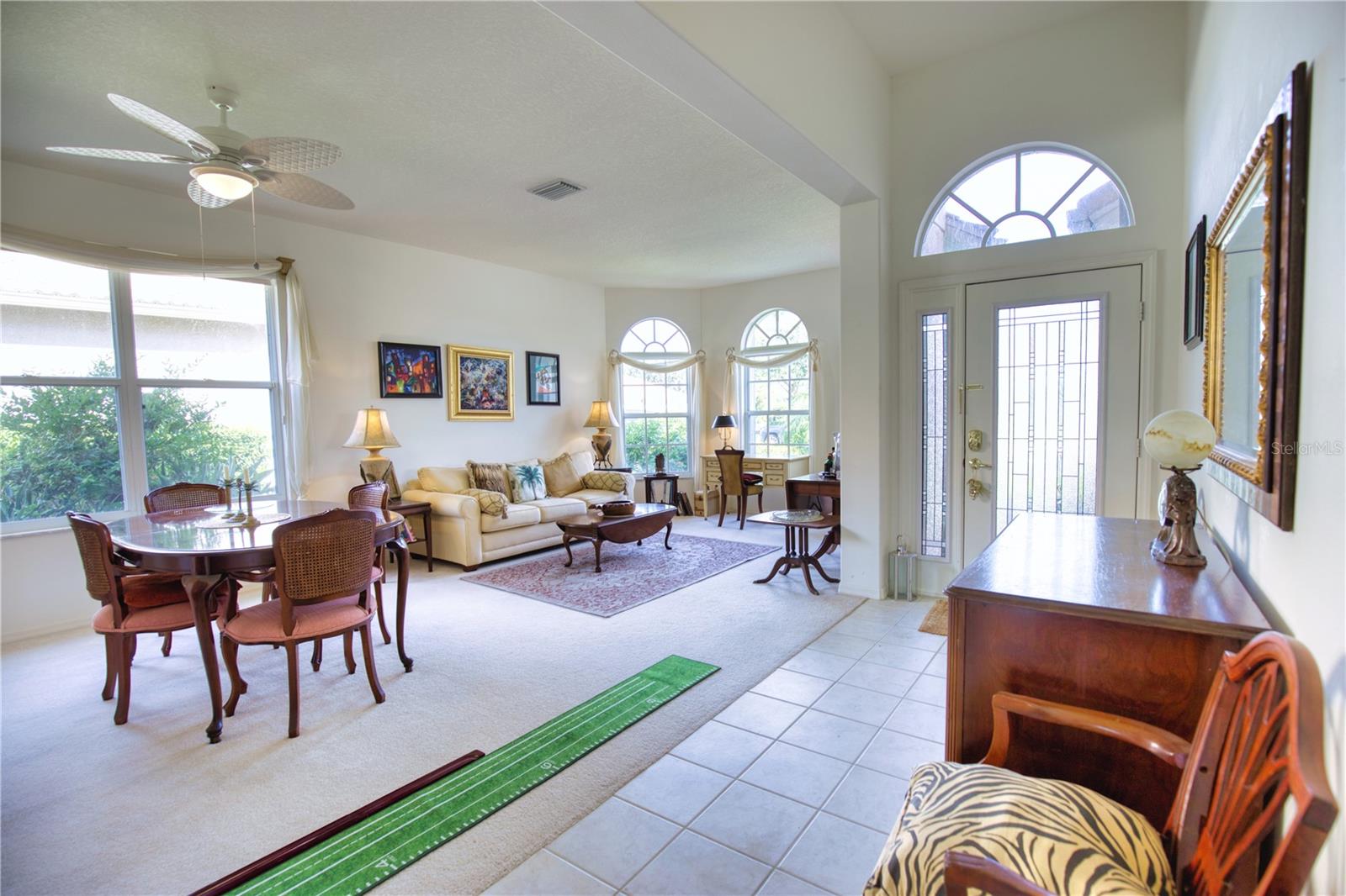 PELICAN POINTE GOLF & COUNTRY CLUB - Residential Lease