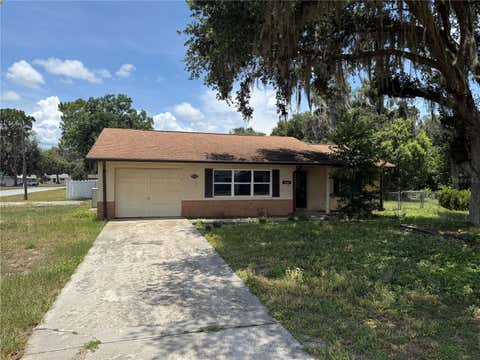 2 beds bed, 2 baths bath property at 1244 County Road 437, Lake Panasoffkee, FL 33538