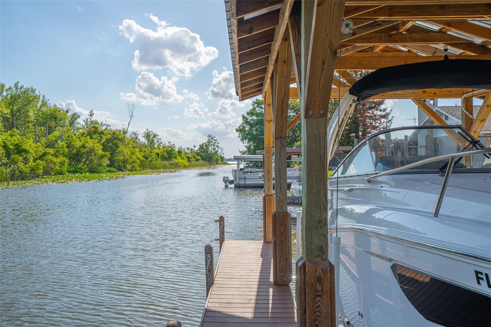 LAKE HARRIS SHORES UNIT 02 - Residential