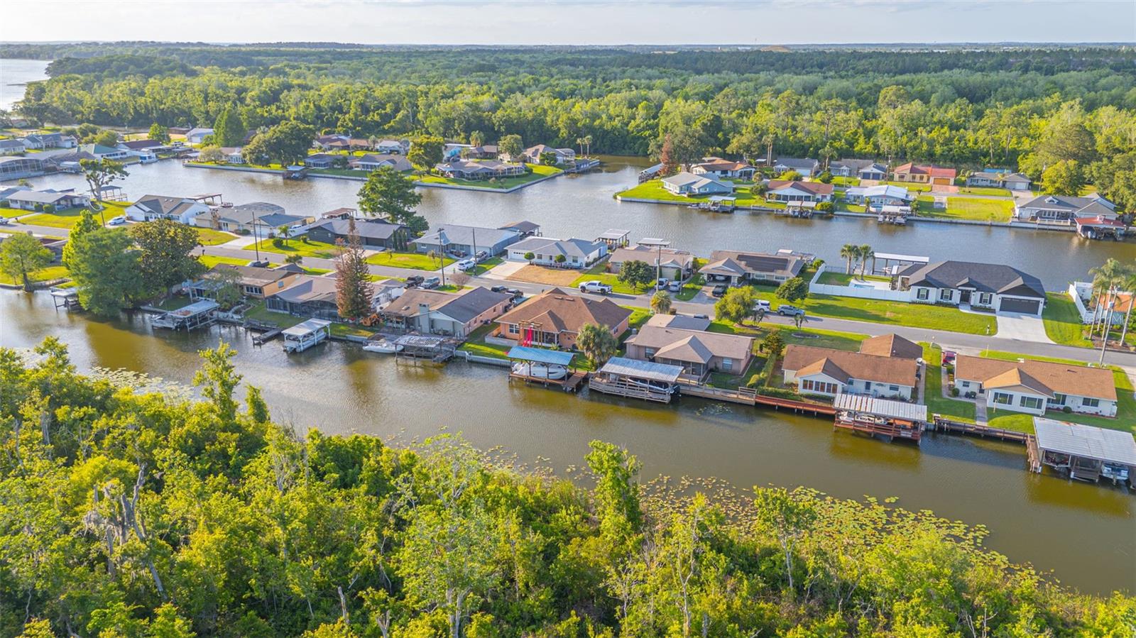 LAKE HARRIS SHORES UNIT 02 - Residential