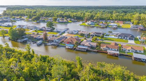 Tiny photo for 13334 Country Club Drive, Tavares, FL 32778 (MLS # G5112037)