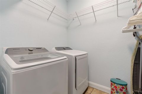 Tiny photo for 13334 Country Club Drive, Tavares, FL 32778 (MLS # G5112037)