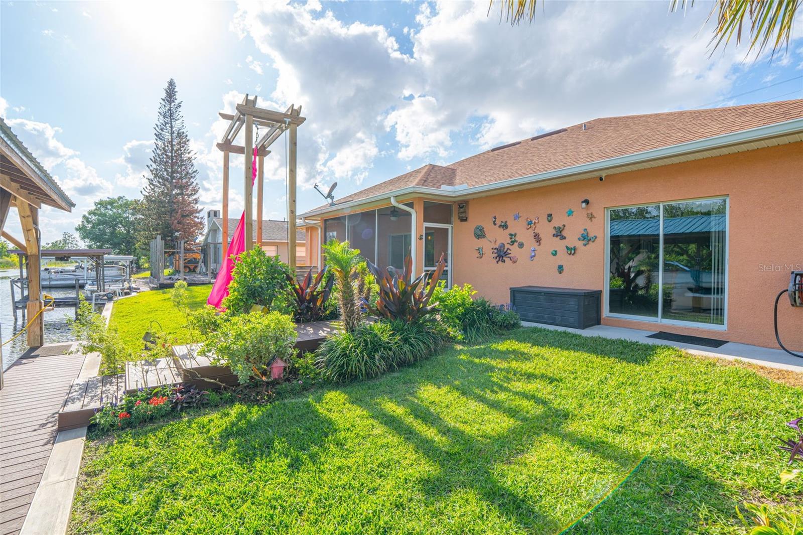 LAKE HARRIS SHORES UNIT 02 - Residential