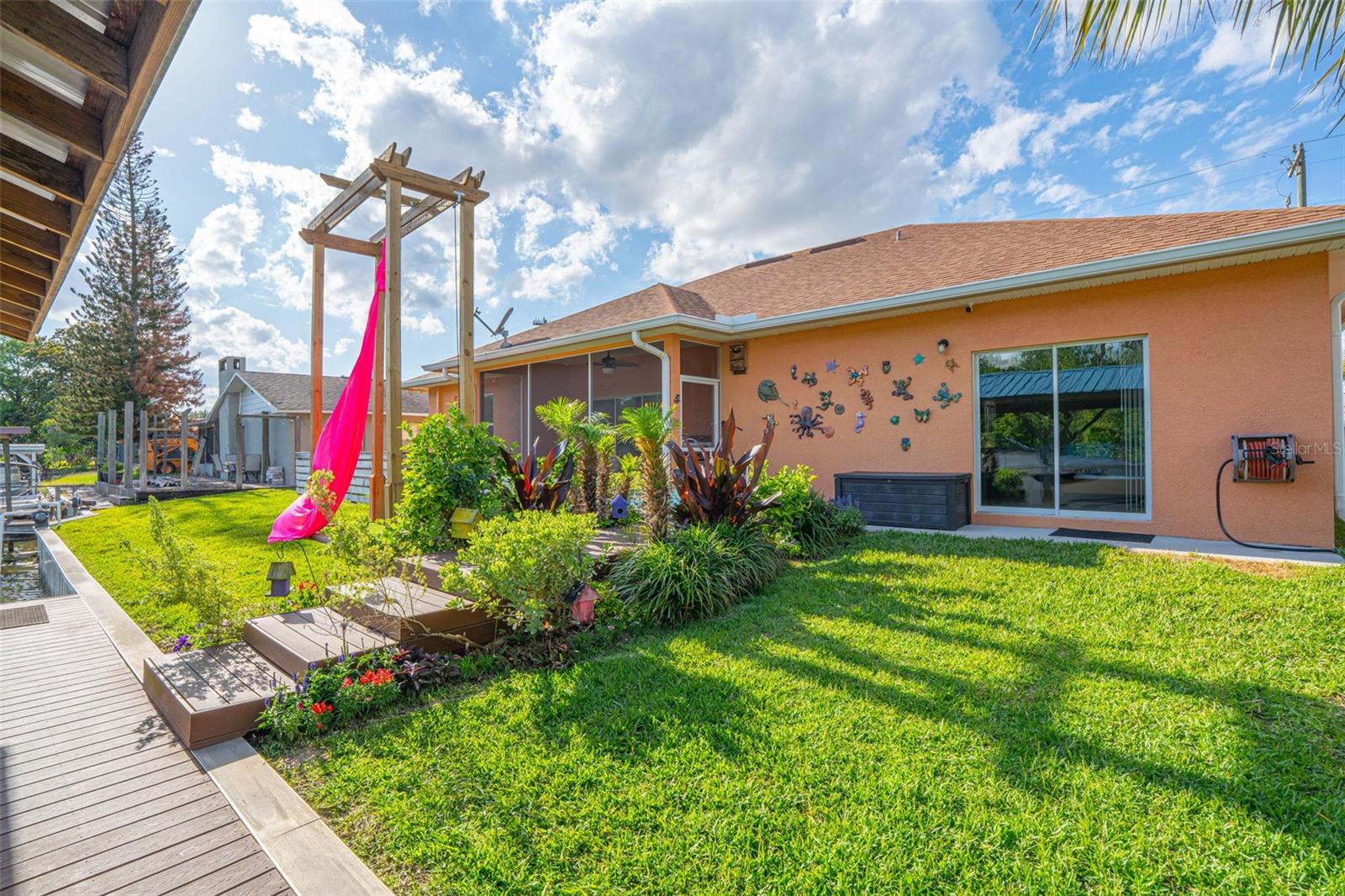 LAKE HARRIS SHORES UNIT 02 - Residential