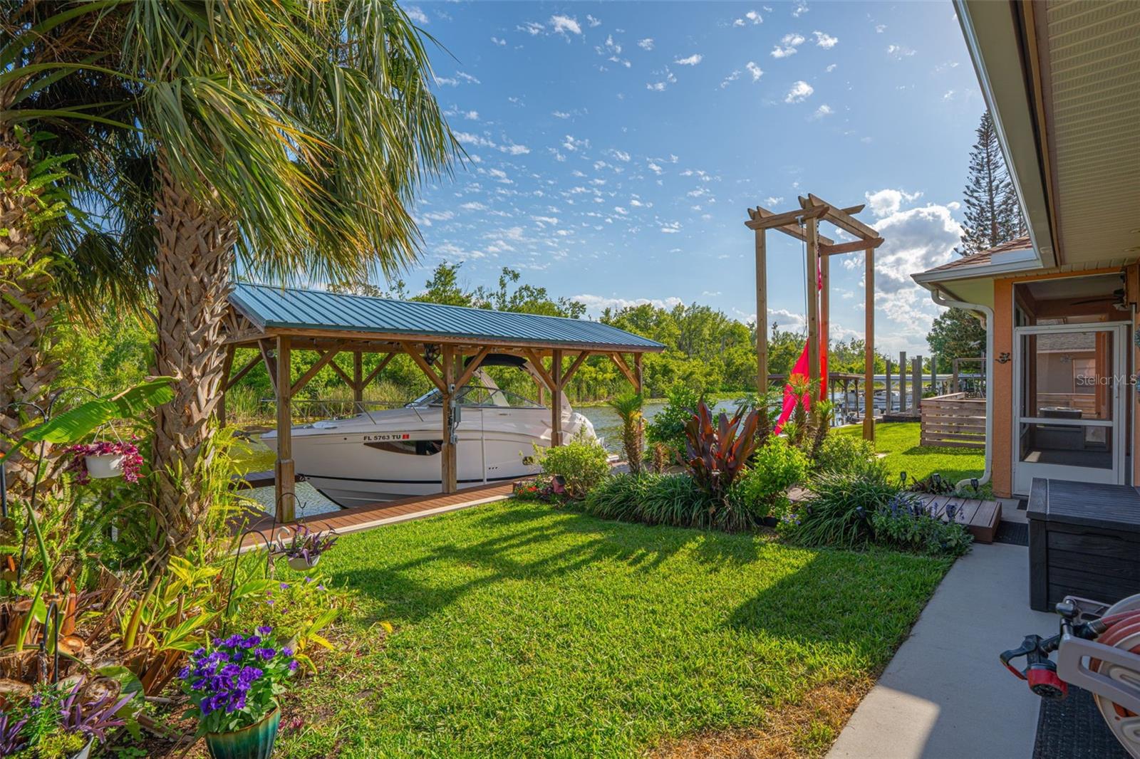 LAKE HARRIS SHORES UNIT 02 - Residential