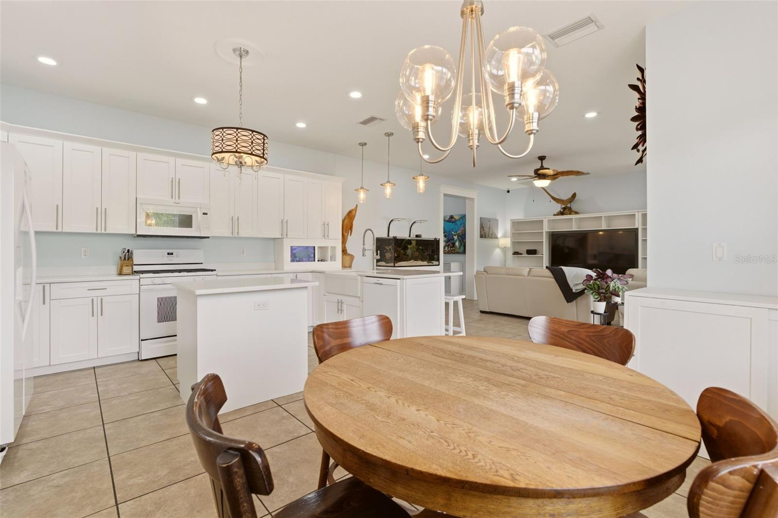 LAKE HARRIS SHORES UNIT 02 - Residential