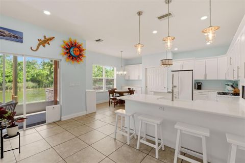 Tiny photo for 13334 Country Club Drive, Tavares, FL 32778 (MLS # G5112037)