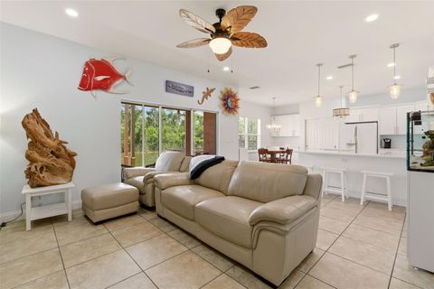 Tiny photo for 13334 Country Club Drive, Tavares, FL 32778 (MLS # G5112037)