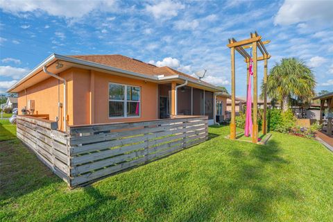 Tiny photo for 13334 Country Club Drive, Tavares, FL 32778 (MLS # G5112037)
