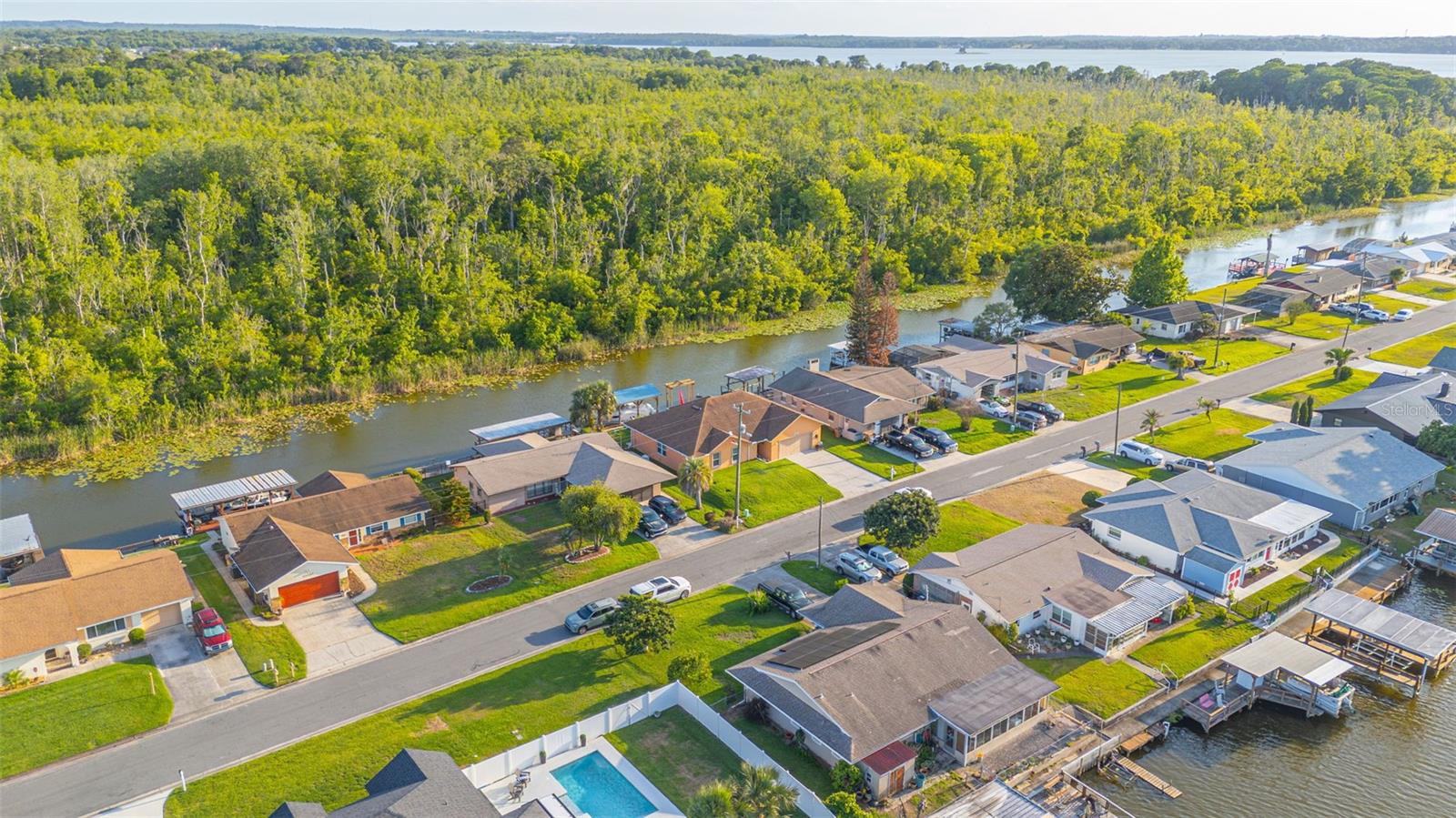 LAKE HARRIS SHORES UNIT 02 - Residential