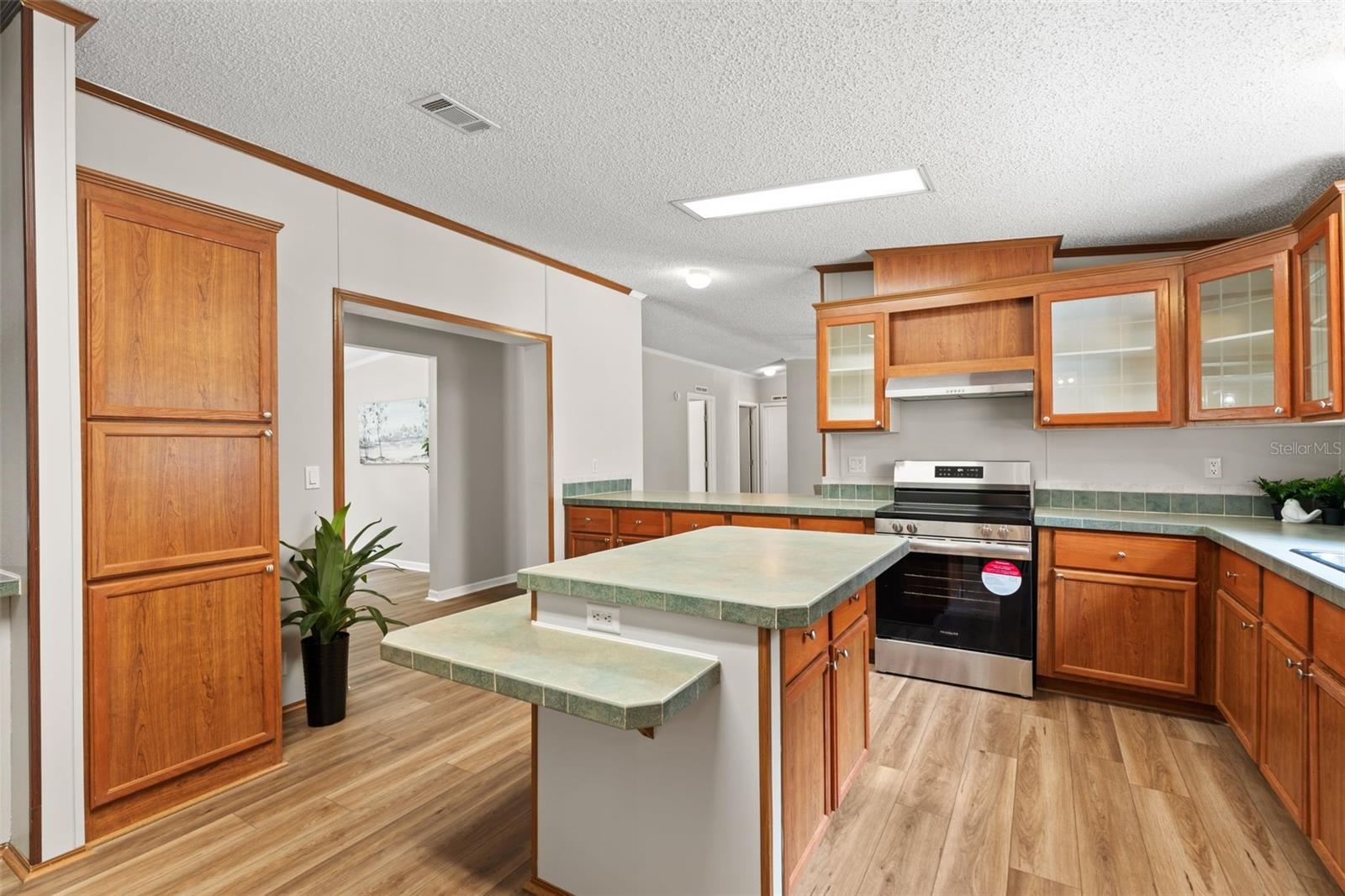 B & R SUB - Residential