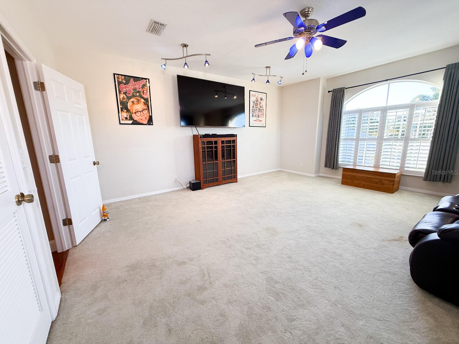 RIVER WATCH - Residential