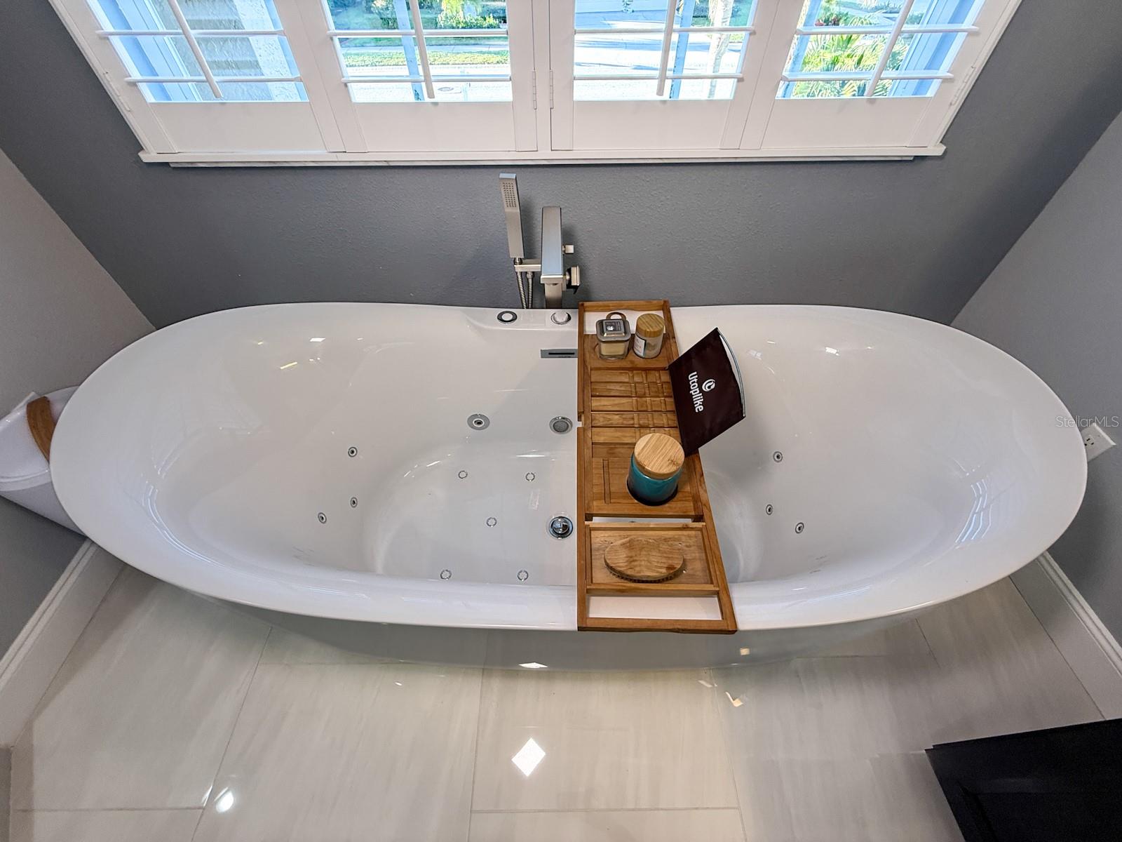 RIVER WATCH - Residential