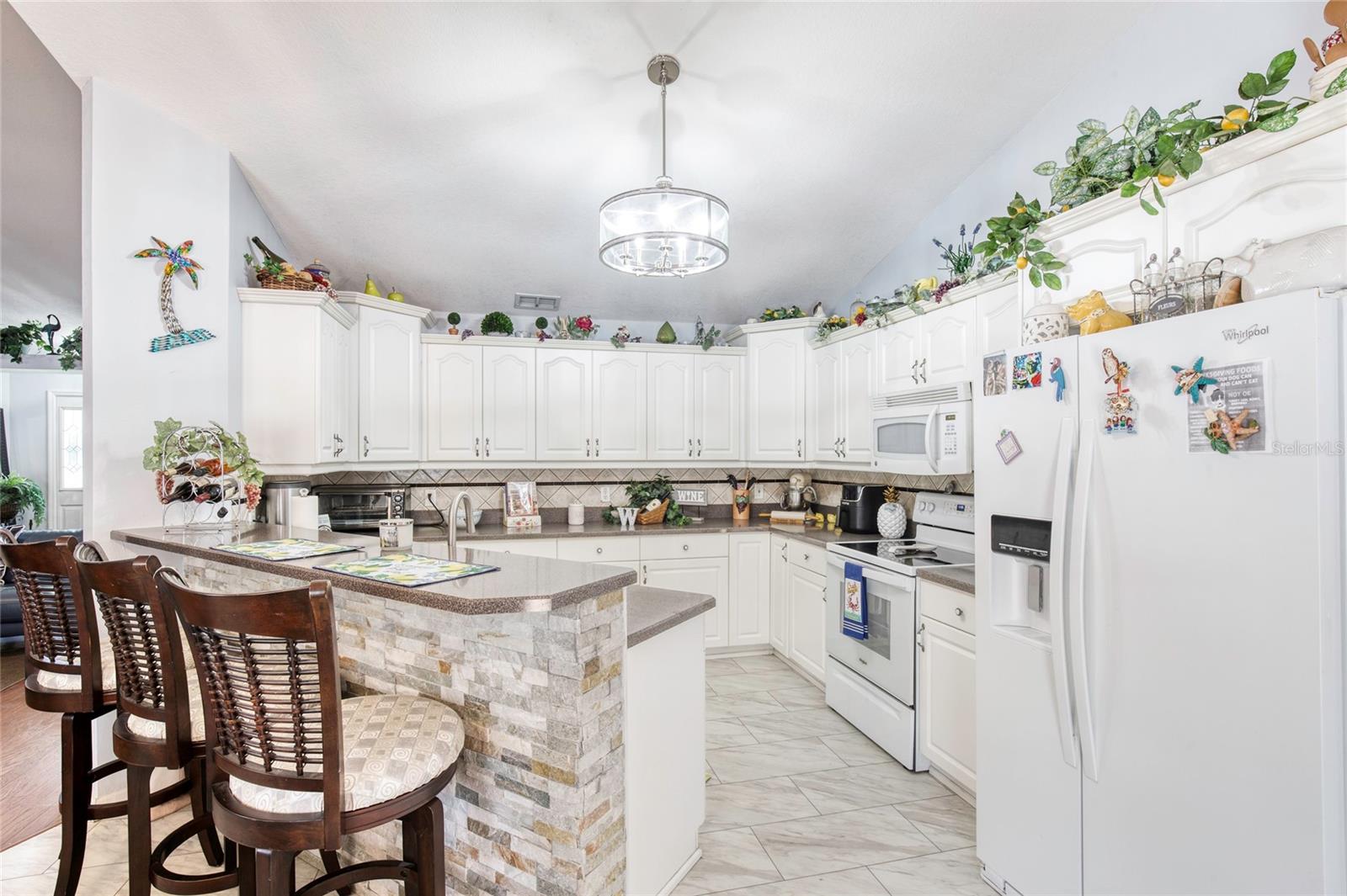 6172 KNOTTY PINE COURT