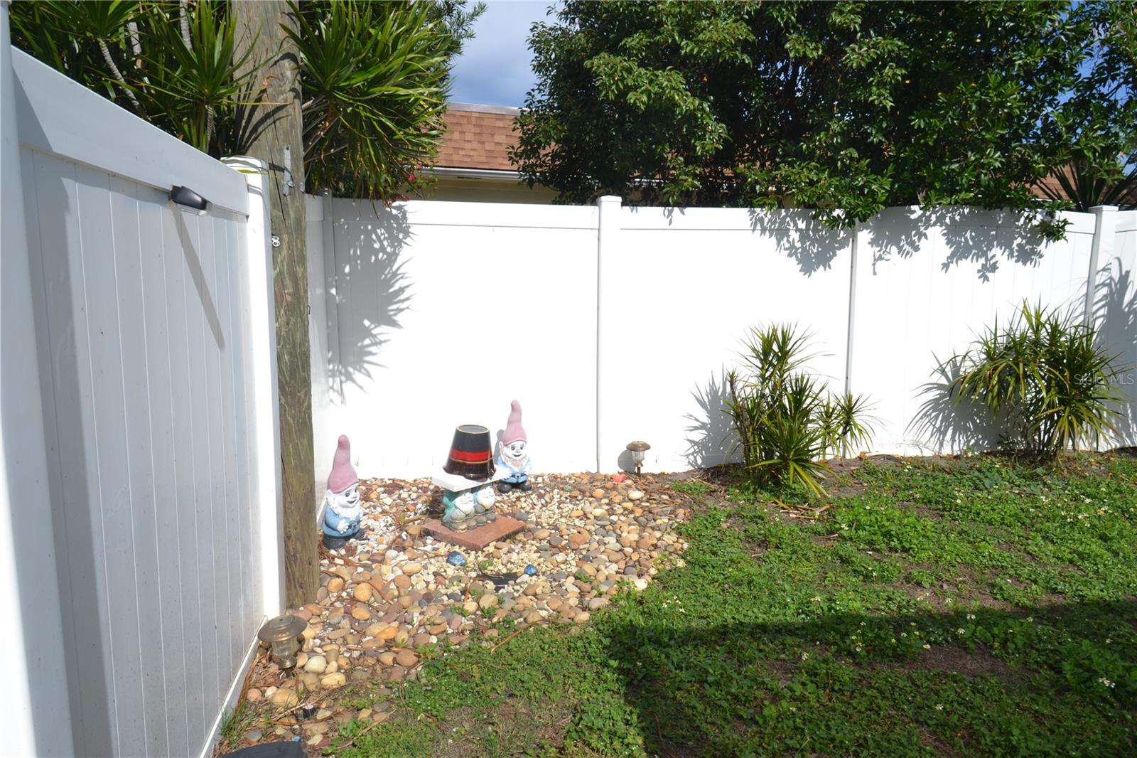 SUNSHINE GROVES - Residential Lease