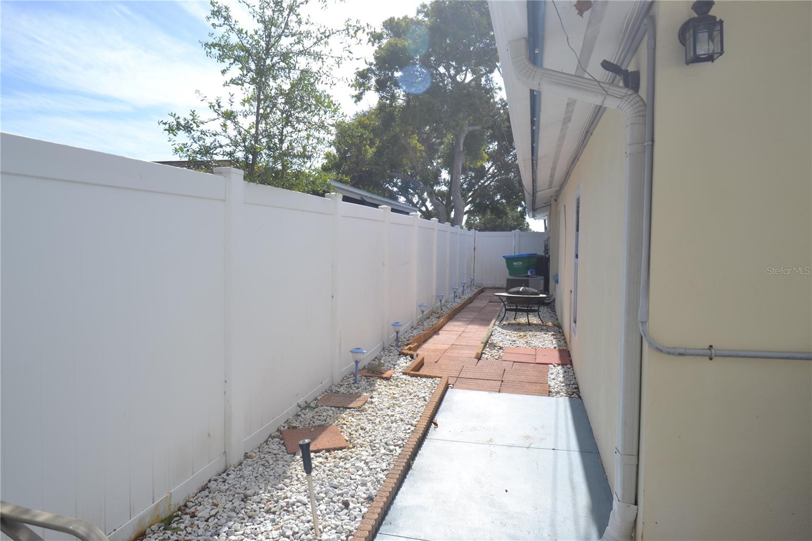 SUNSHINE GROVES - Residential Lease