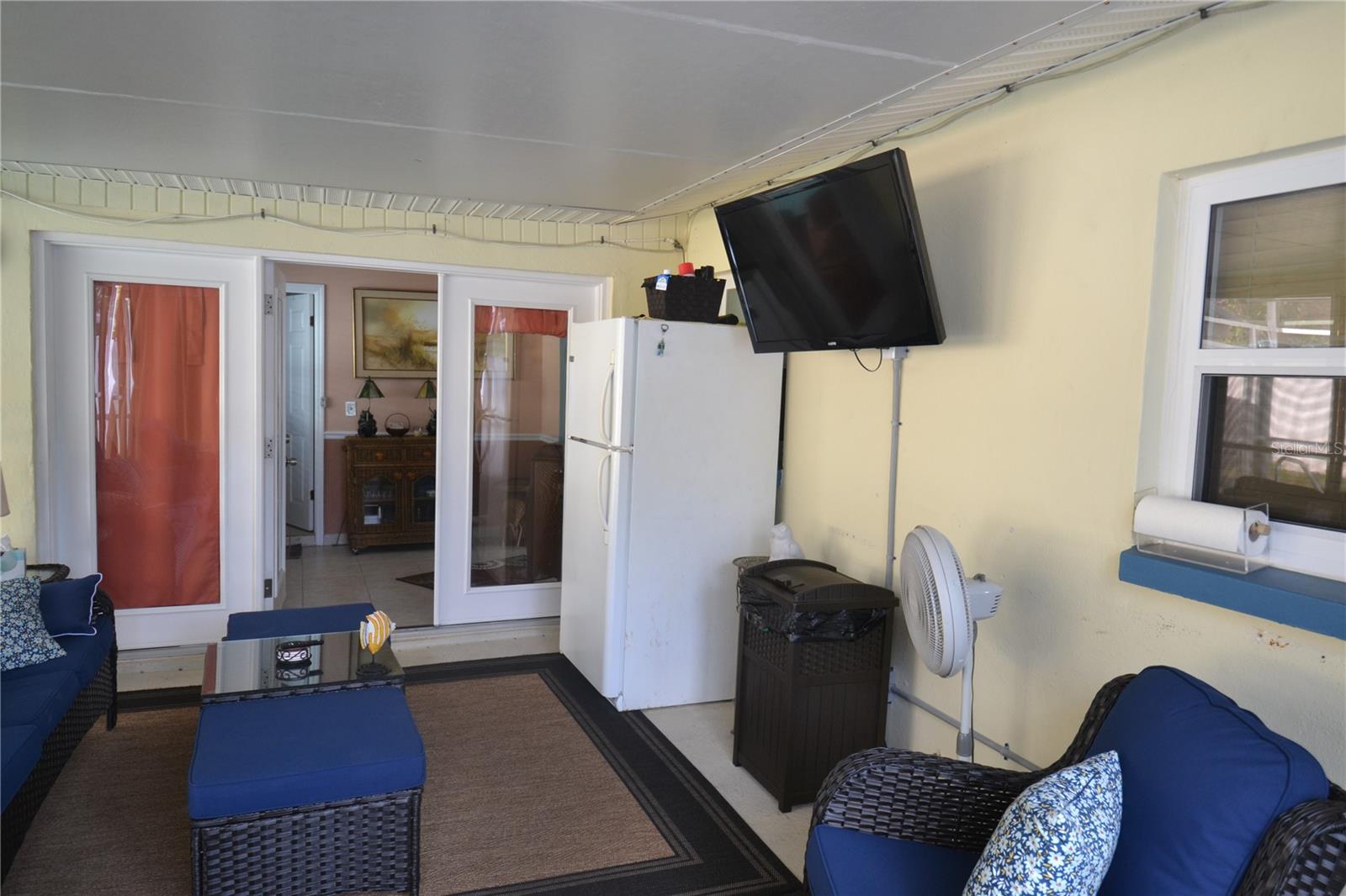 SUNSHINE GROVES - Residential Lease