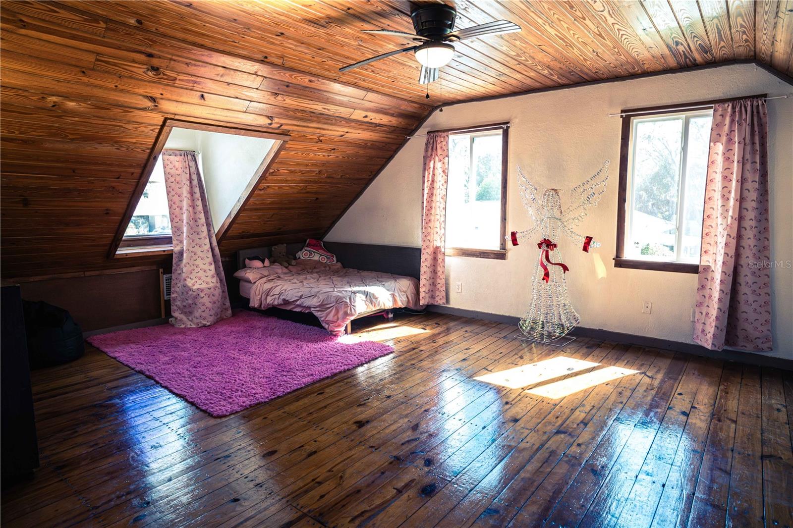 PLAZA SUB - Residential