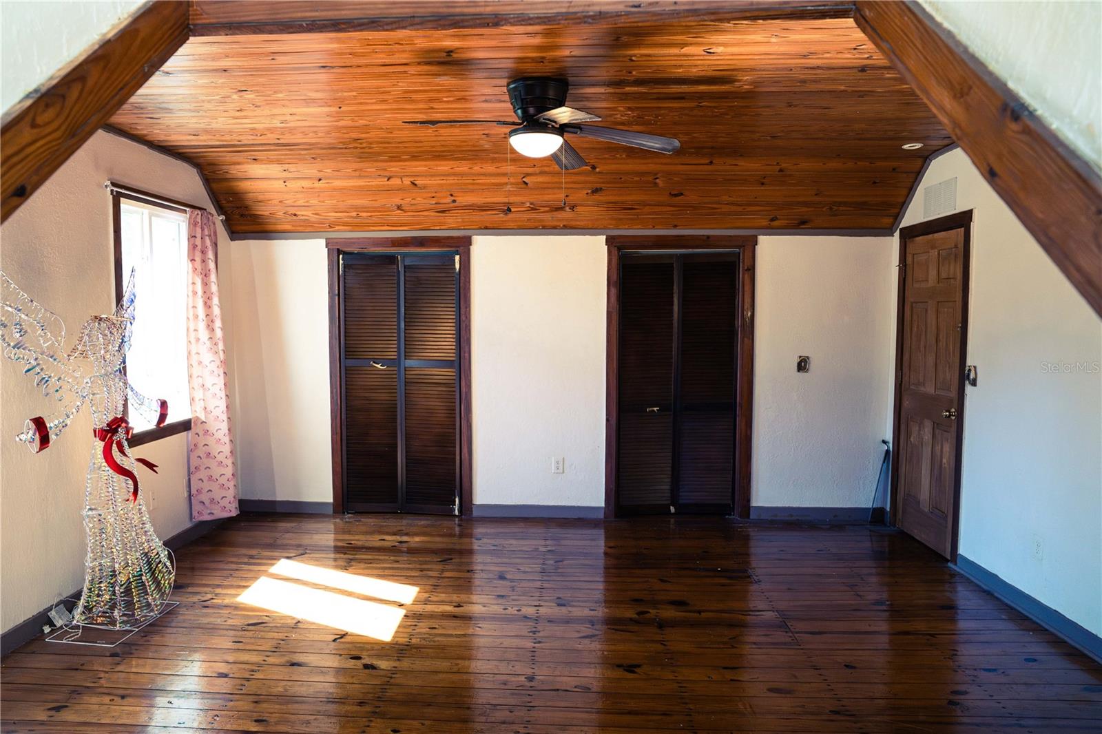 PLAZA SUB - Residential