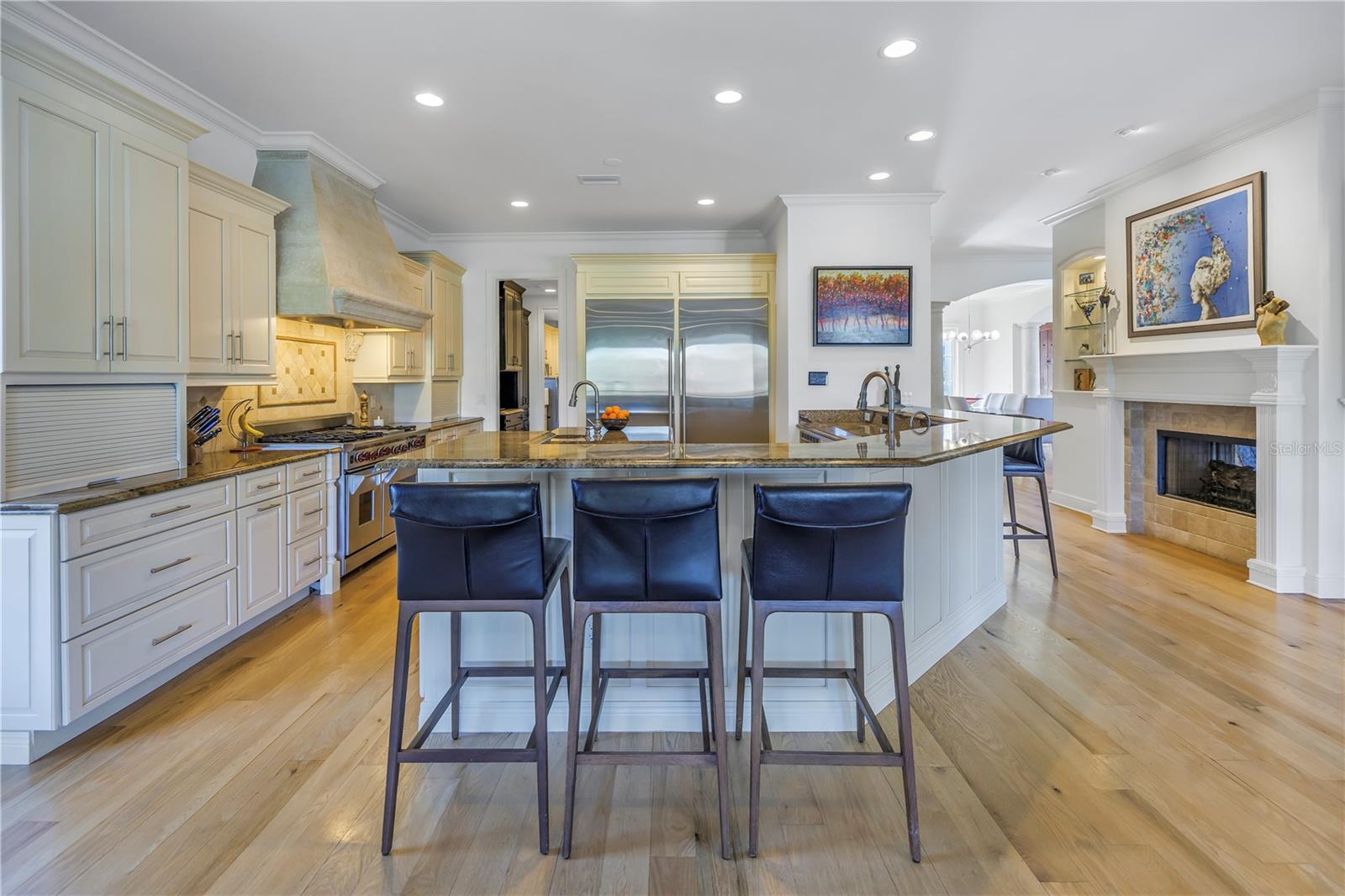 SUNSET SHORES - Residential