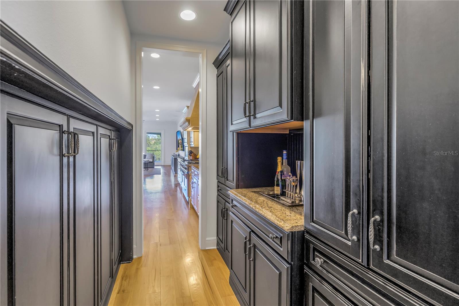 SUNSET SHORES - Residential