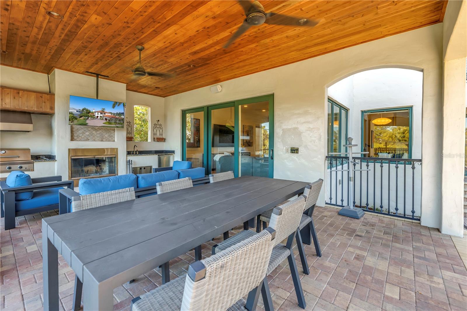 SUNSET SHORES - Residential