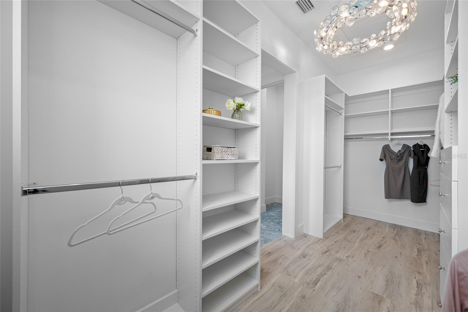 CRYSTAL ISLAND - Residential