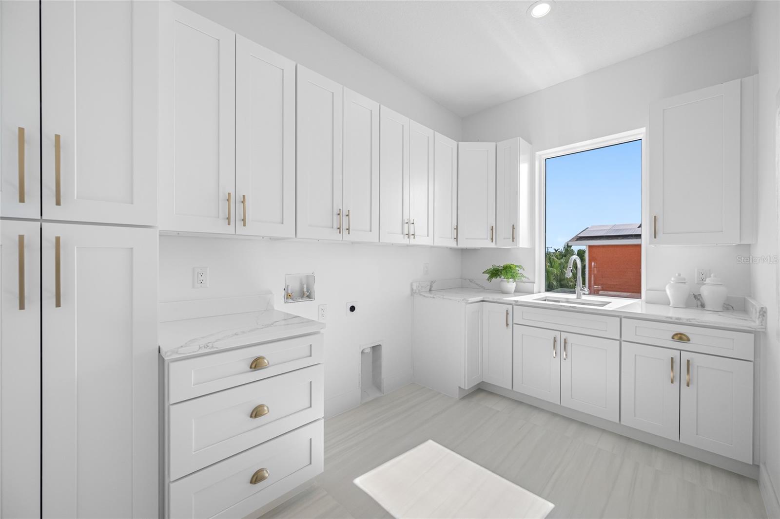 CRYSTAL ISLAND - Residential